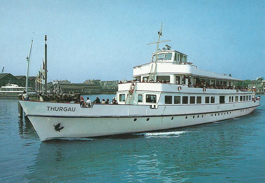 MS Thurgau verlässt Ende der 70er Jahre den Hafen von Romanshorn